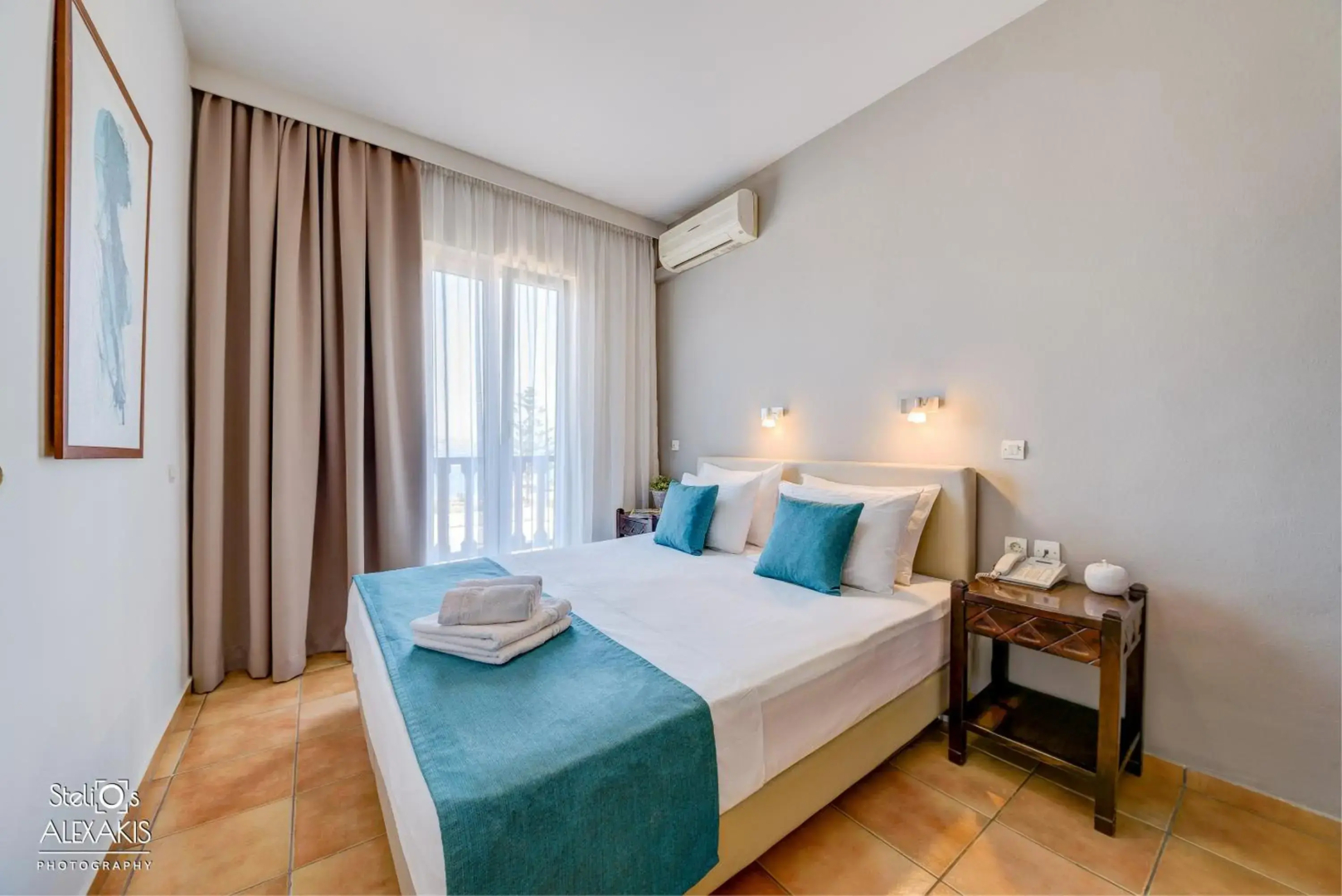 Photo - Corinna Mare