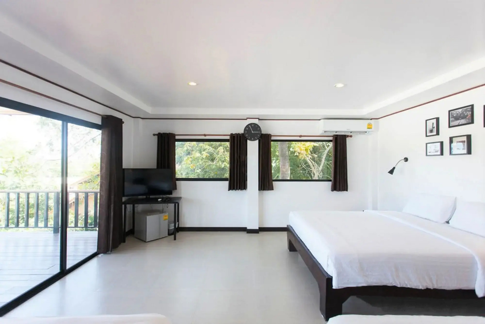 Photo - The Reef Hotel & Studios