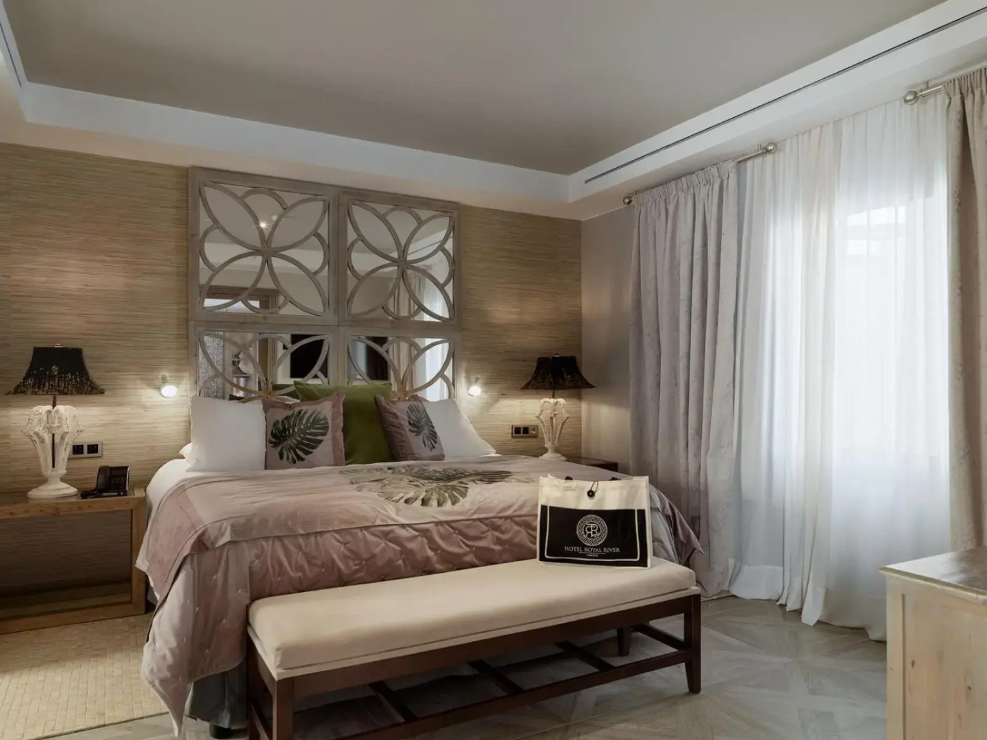 Photo - Royal River, Luxury Hotel - Adults Only