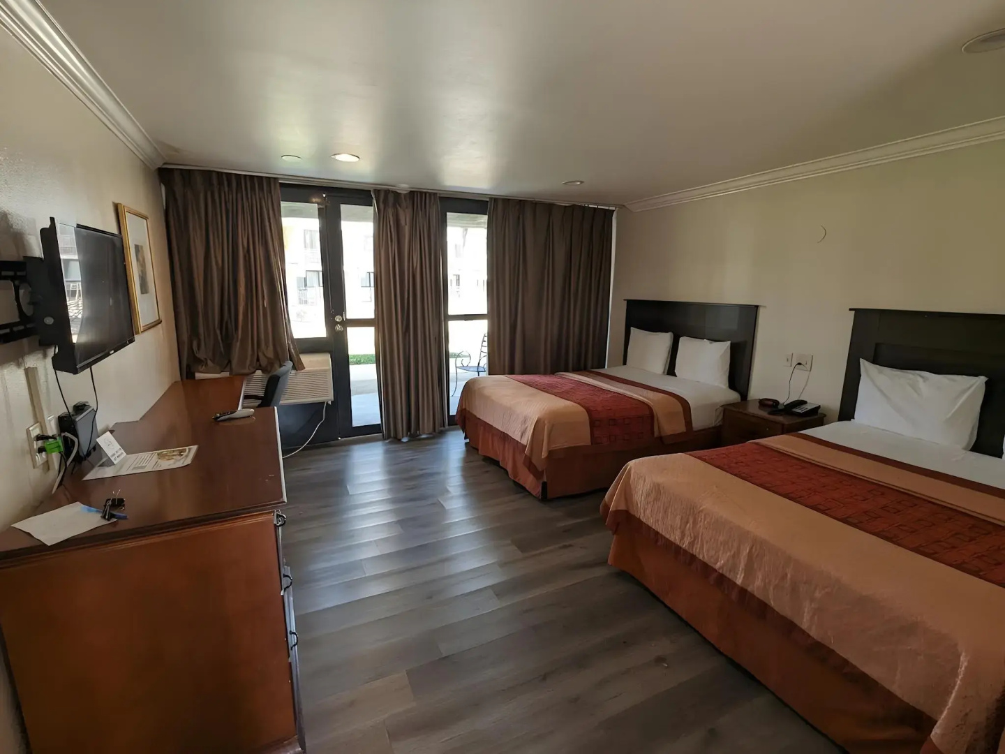 Photo - Valley Inn
