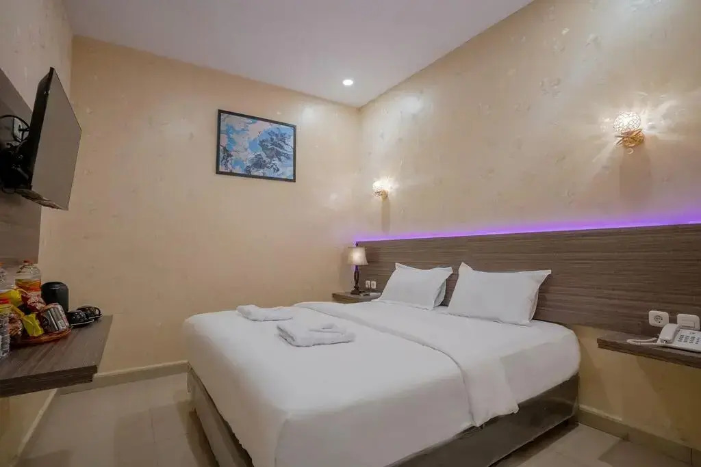 Photo - De'Tonga Hotel