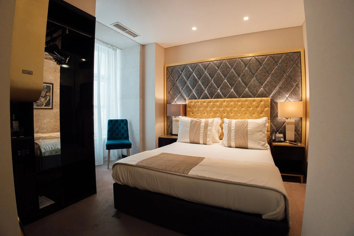 Photo - MeraPrime Gold Design Hotel