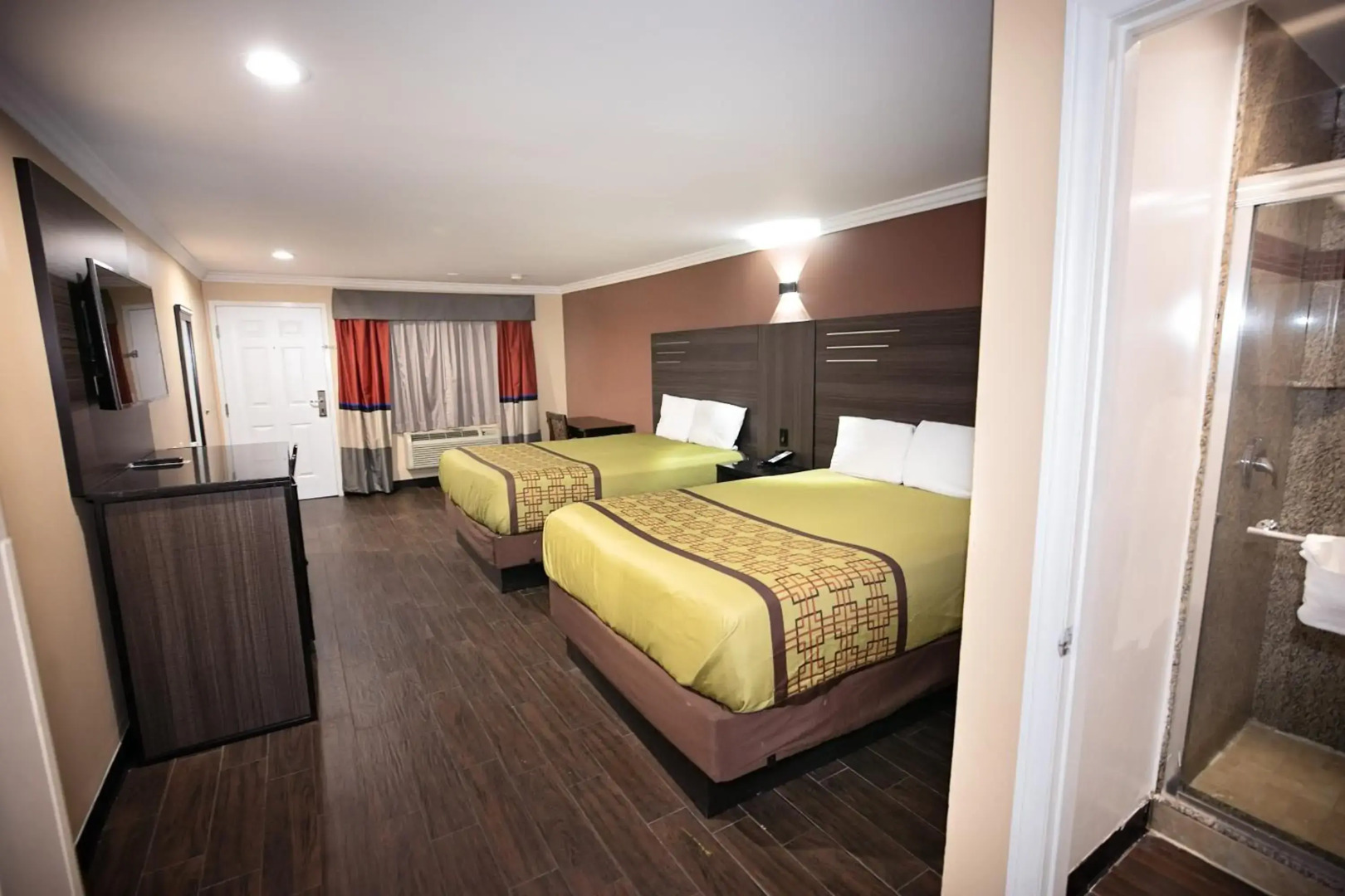 Photo - Rodeway Inn & Suites Bellflower