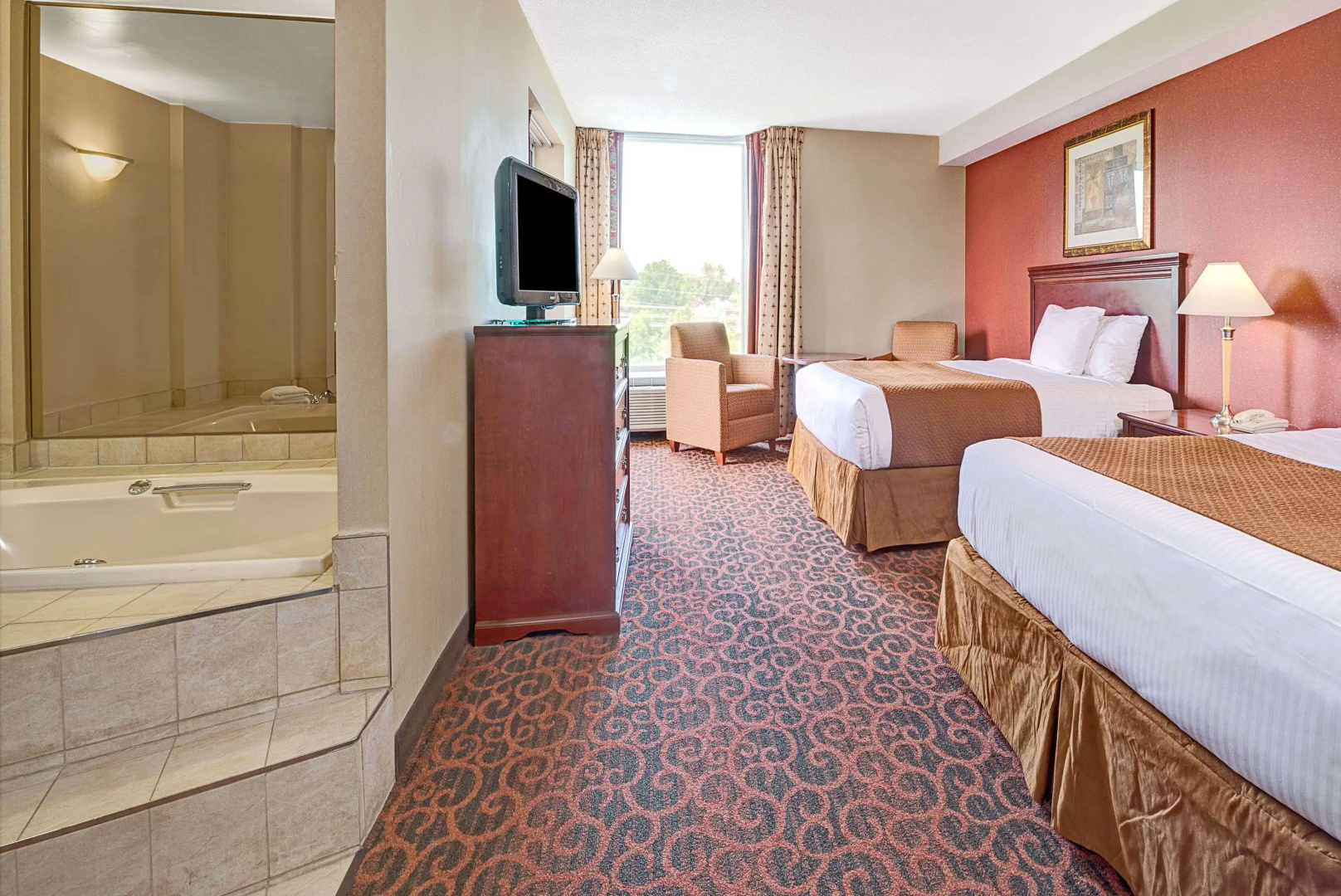 Foto - Ramada by Wyndham Niagara Falls/Fallsview