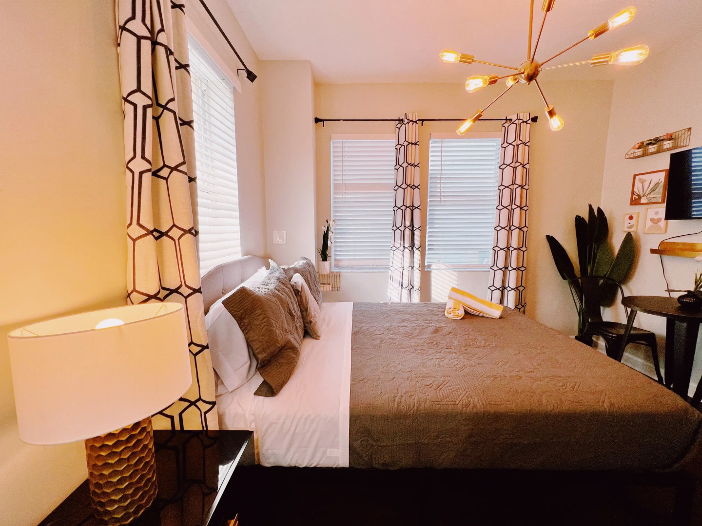 Photo - Nine20 Collins Apartments by Lowkl