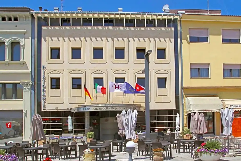 Photo - HR Hotel