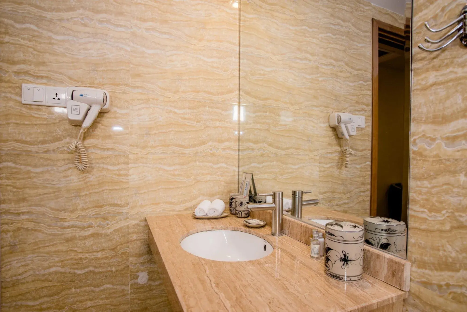 Foto - Jovia Hotel