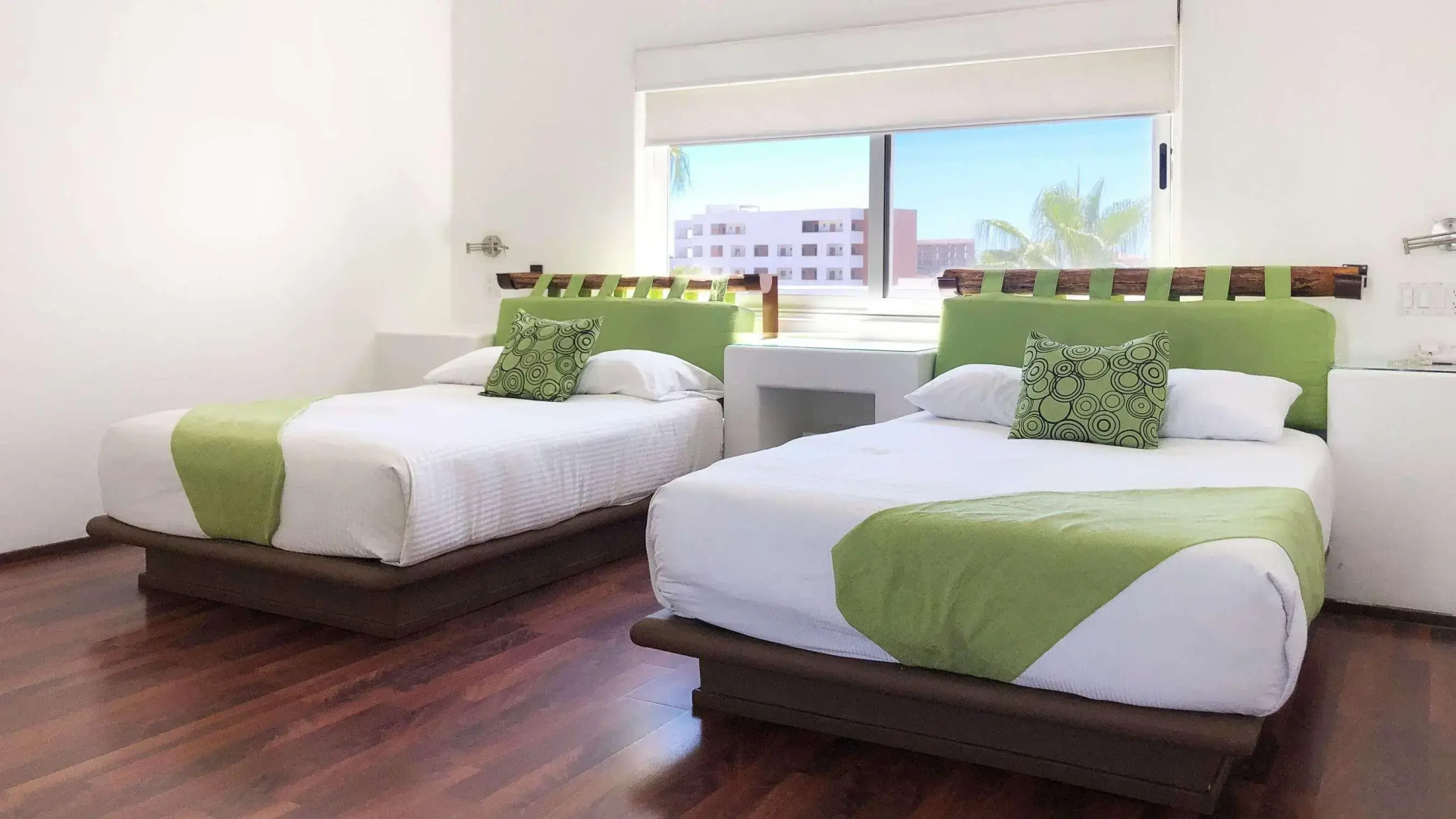 Foto - Seven Crown Express & Suites by Kavia
