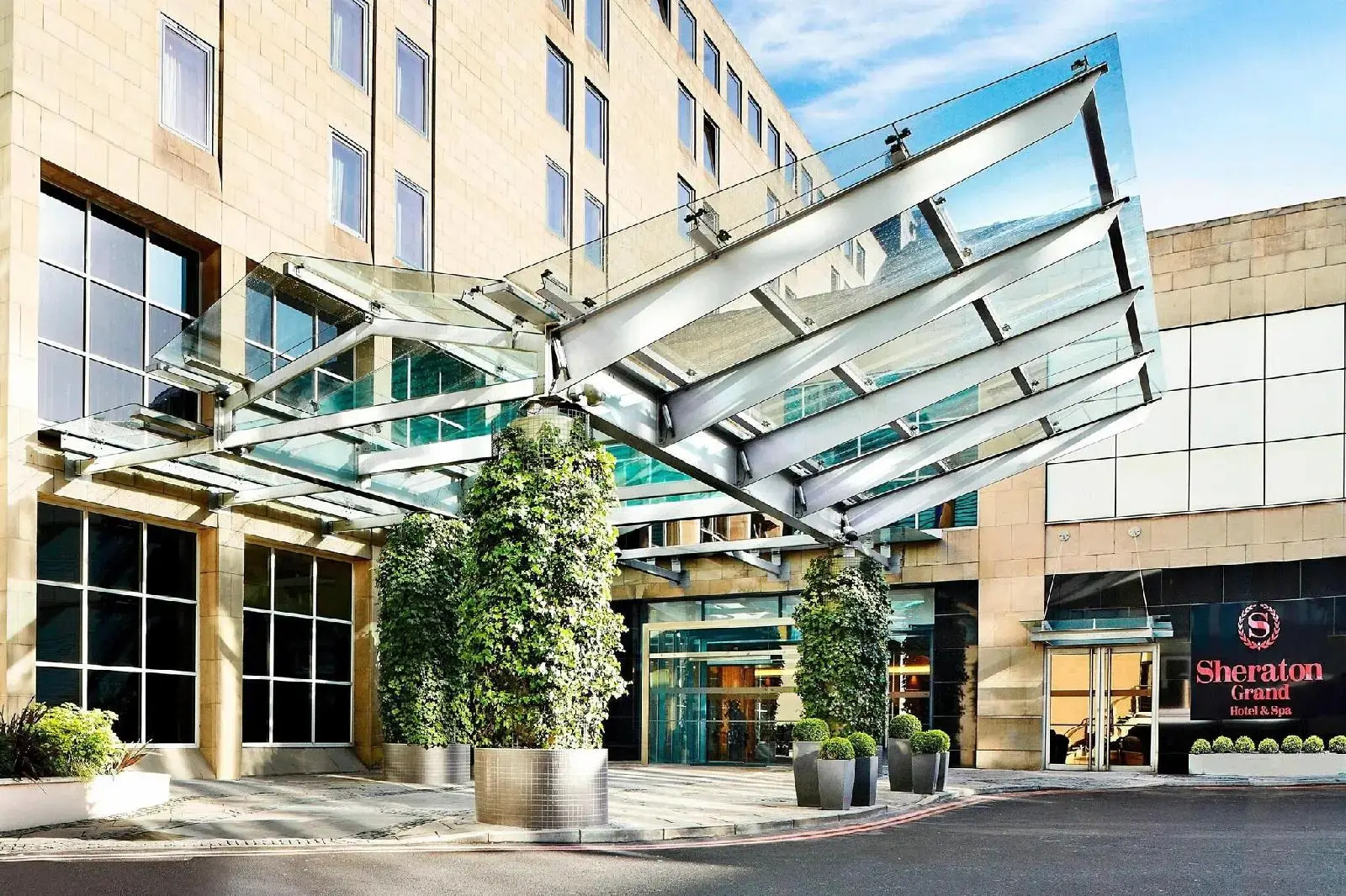 Photo - Sheraton Grand Hotel & Spa
