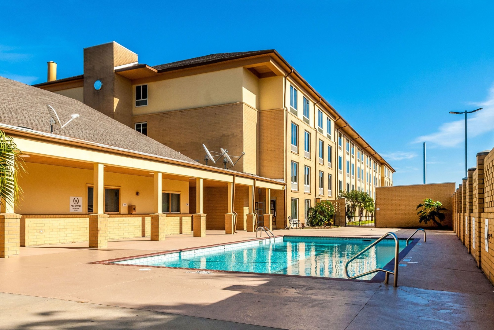Photo - Trident Inn & Suites New Orleans