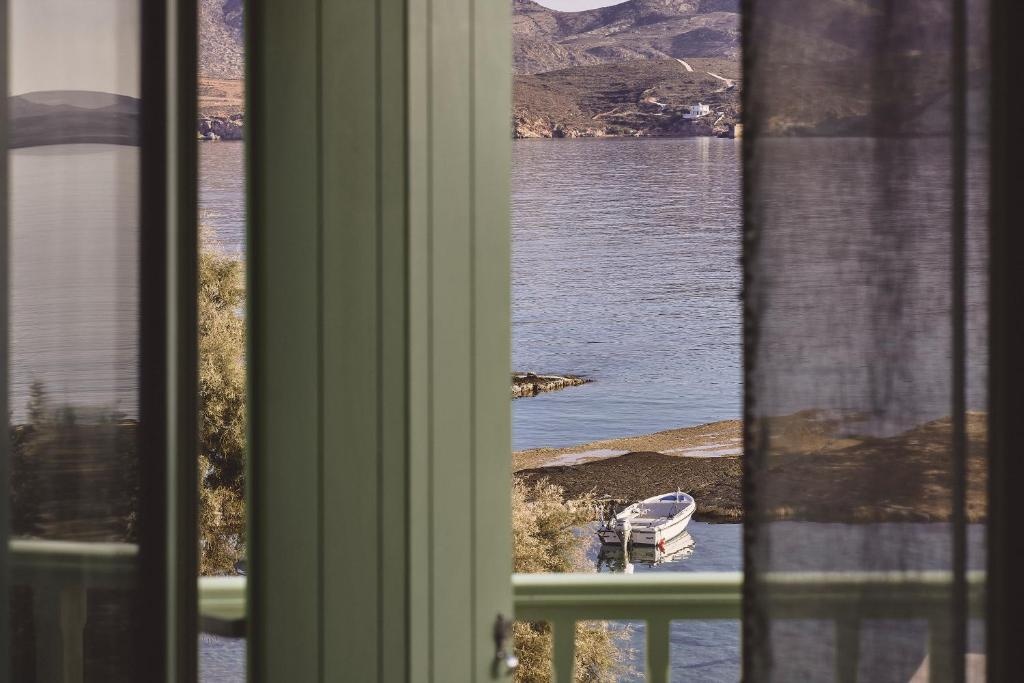 Noon Beyond Accommodation, Bild 7 von 16