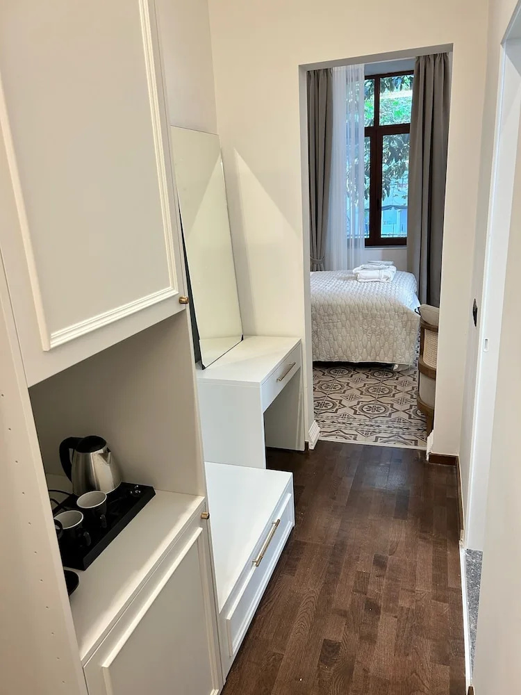 Jensen Luxury Suites