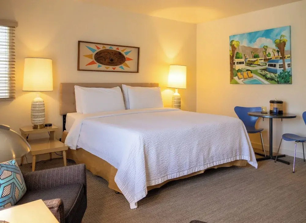 Photo - The Hideaway - 21 and Over