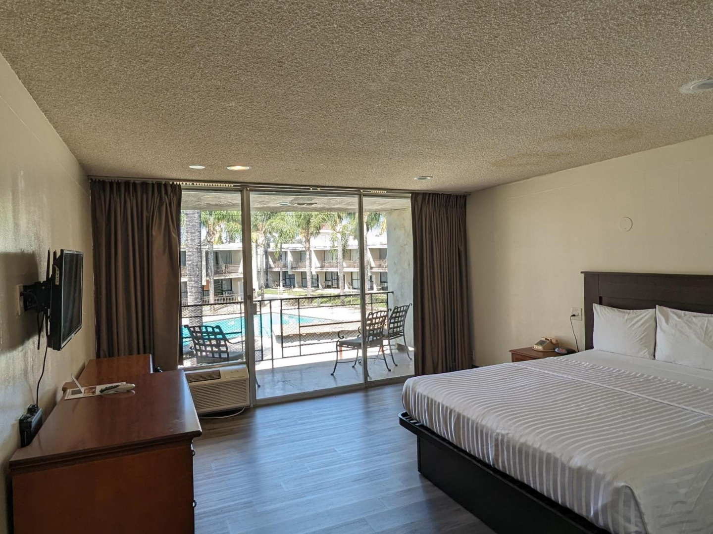 Photo - Valley Inn
