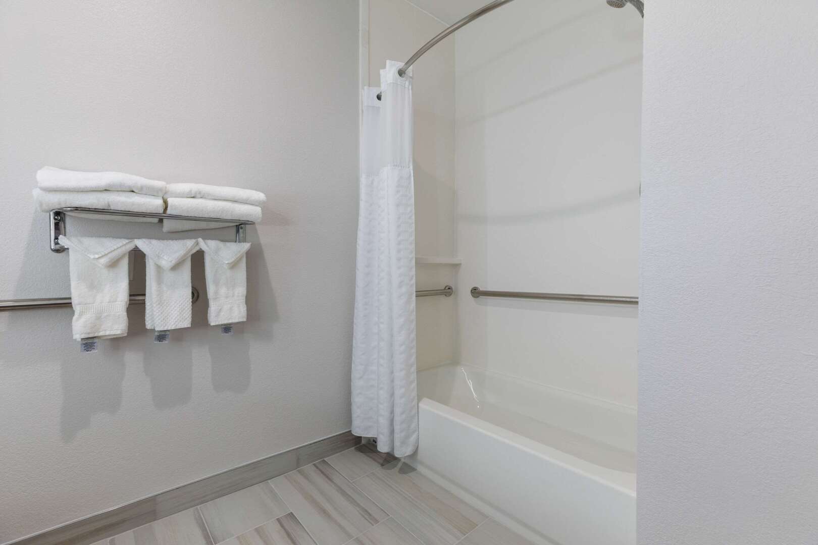 Photo - Comfort Suites Lombard - Addison