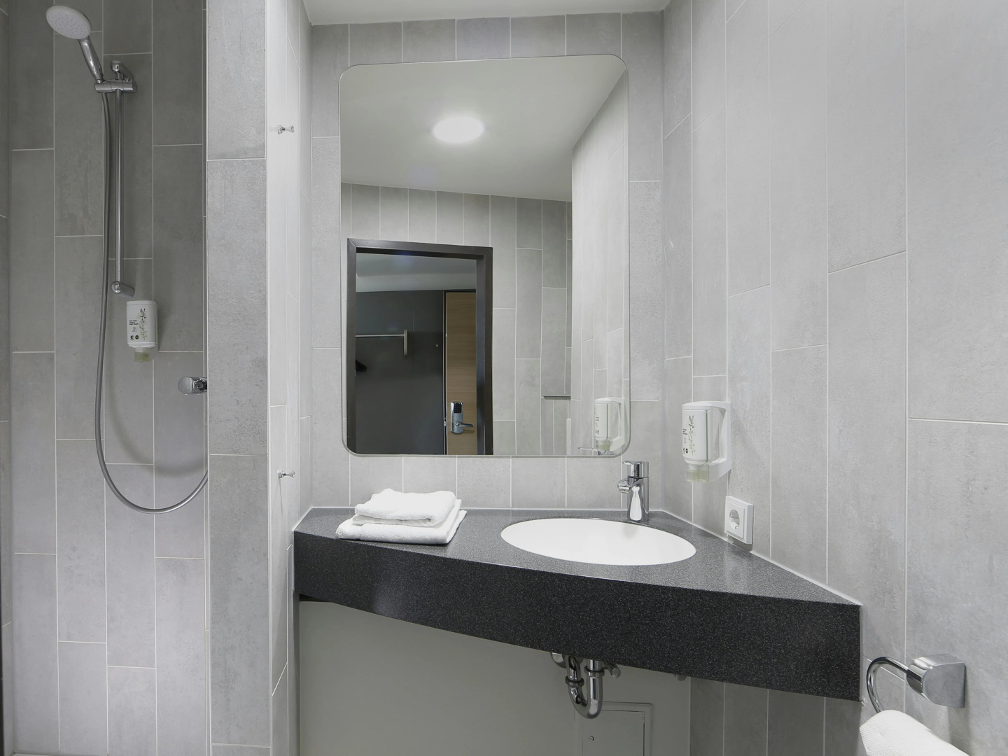 Foto - B&B Hotel Berlin-Airport
