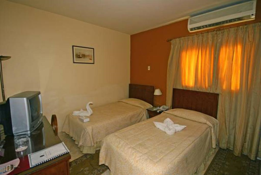 Photo - Golden Carven Hotel