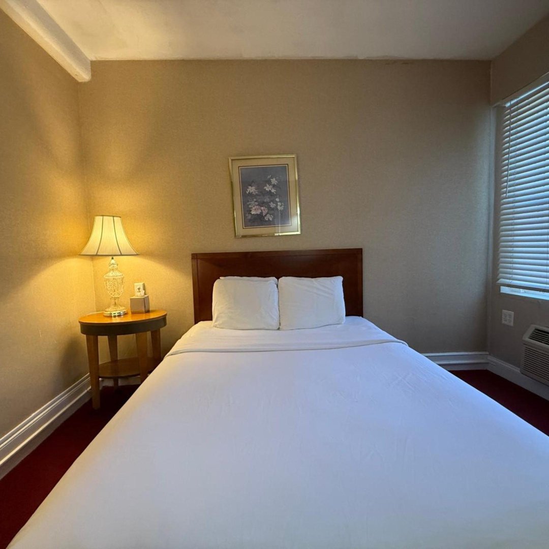 Photo - Windsor Inn Hotel