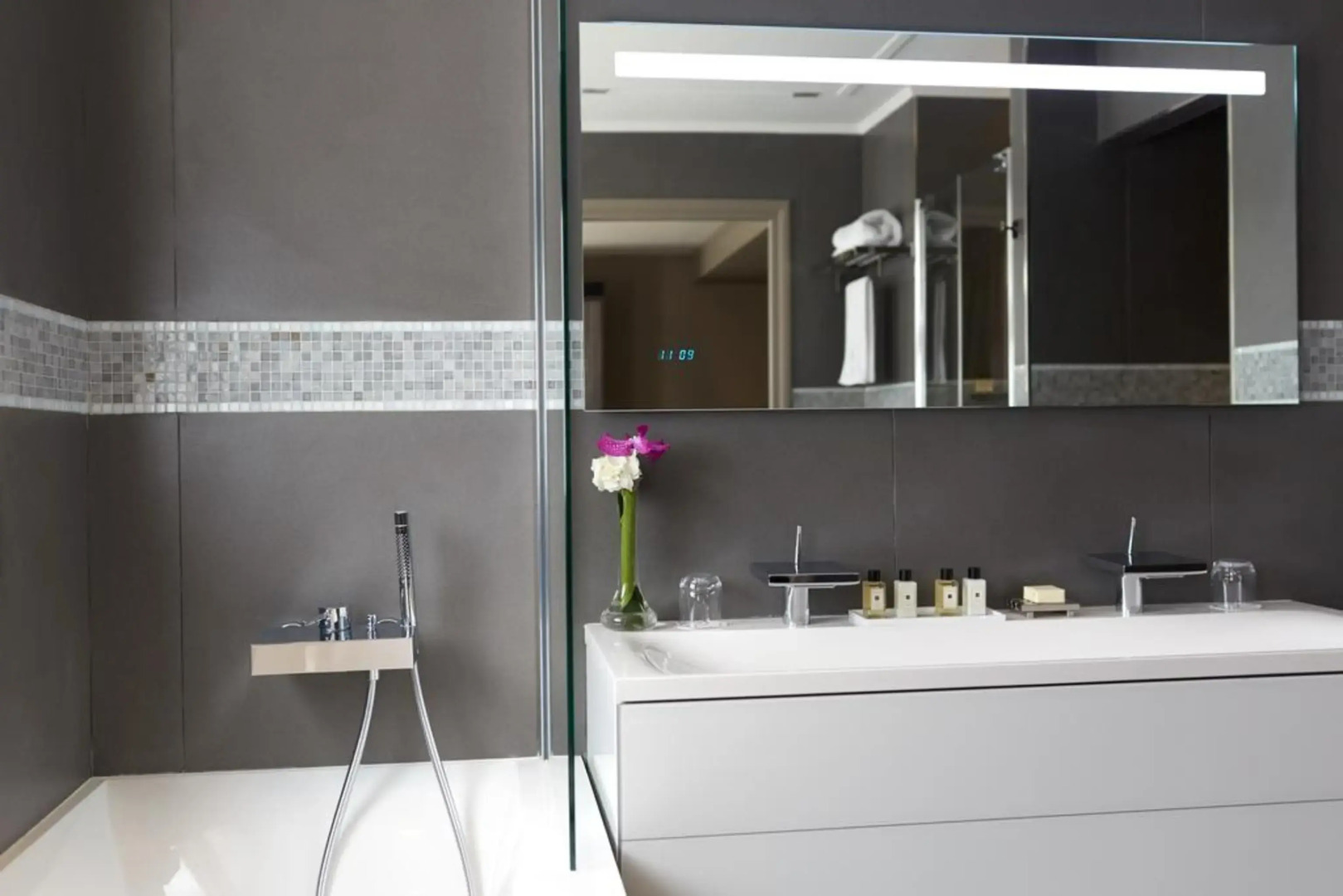 Foto - The One Alma Paris