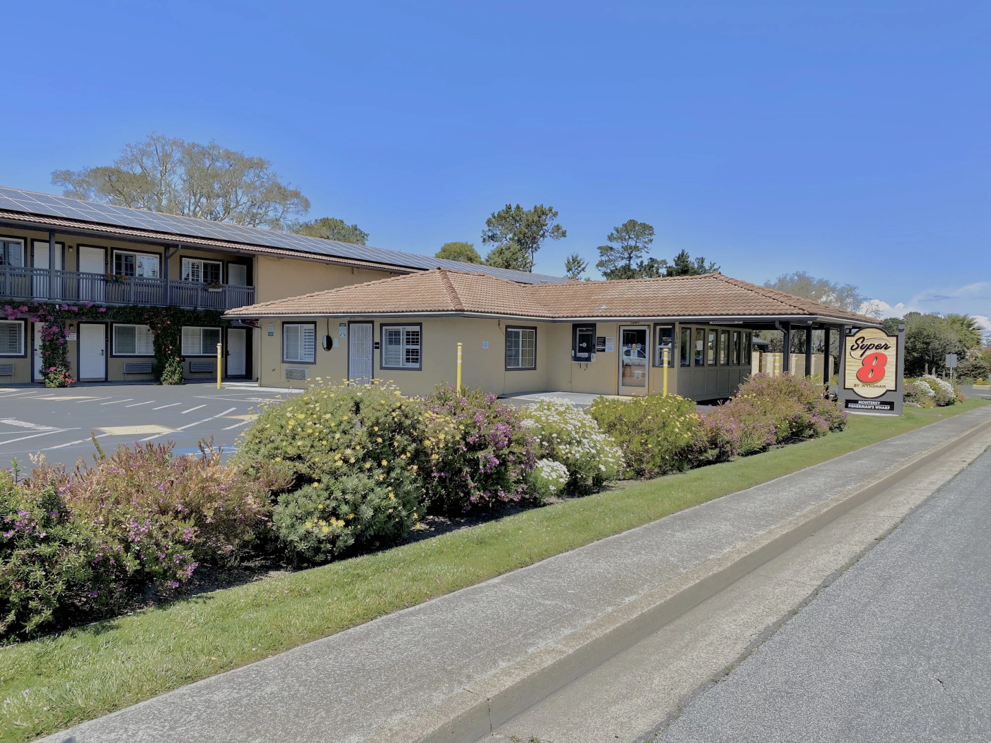 Photo - Aura Inn Monterey