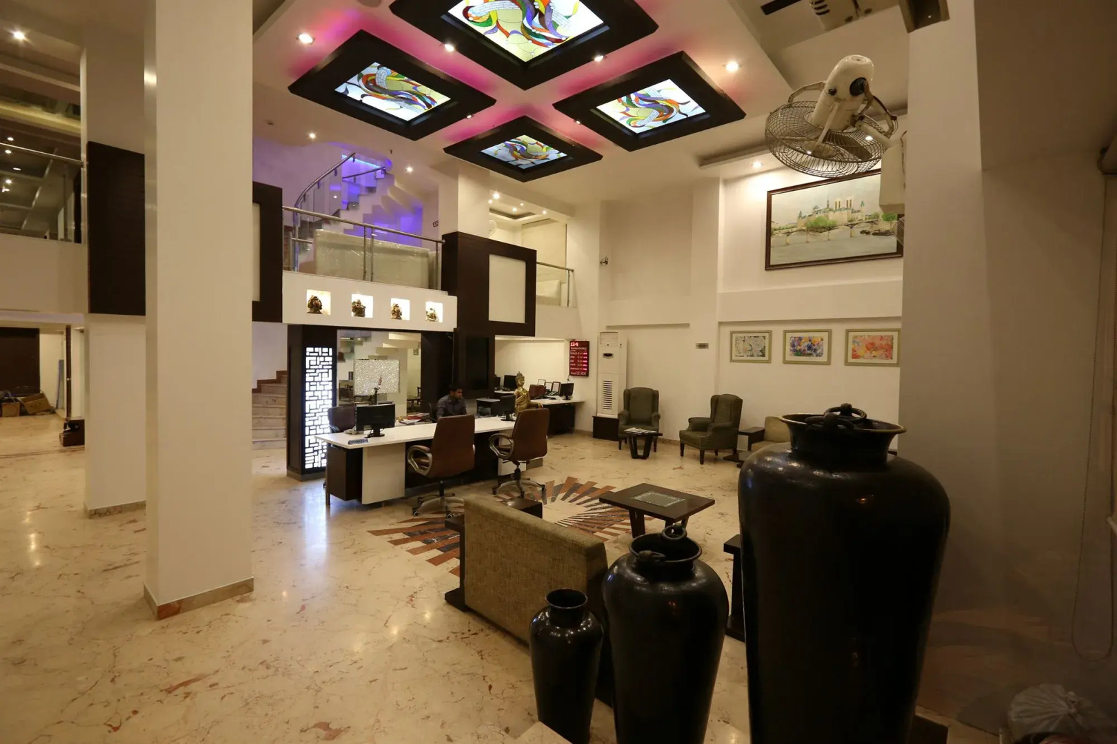 Photo - Hotel Le Roi Near New Delhi Railway Station