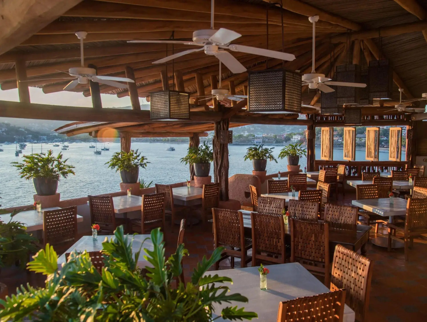 Photo - La Casa Que Canta