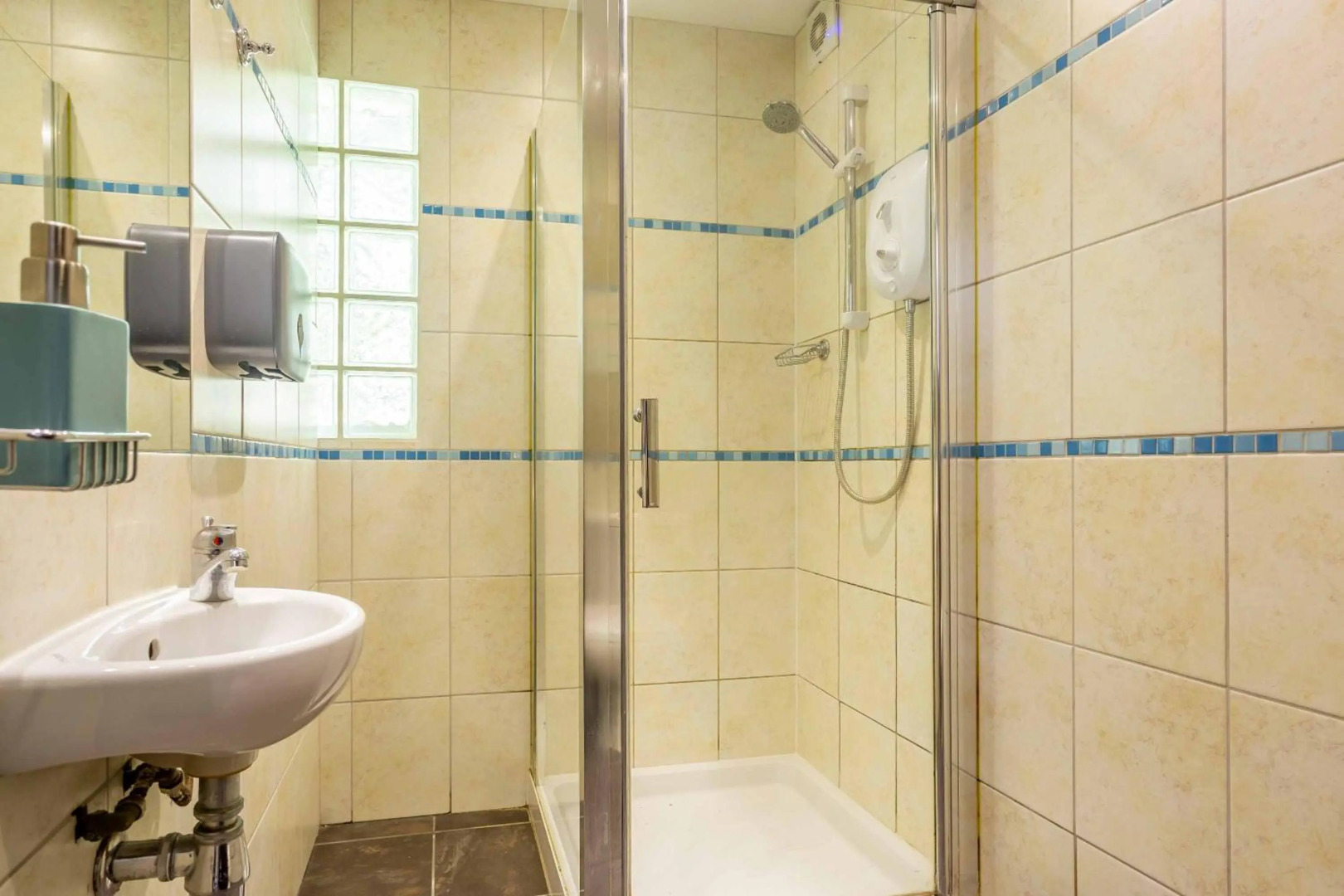 Photo - St Athans Hotel