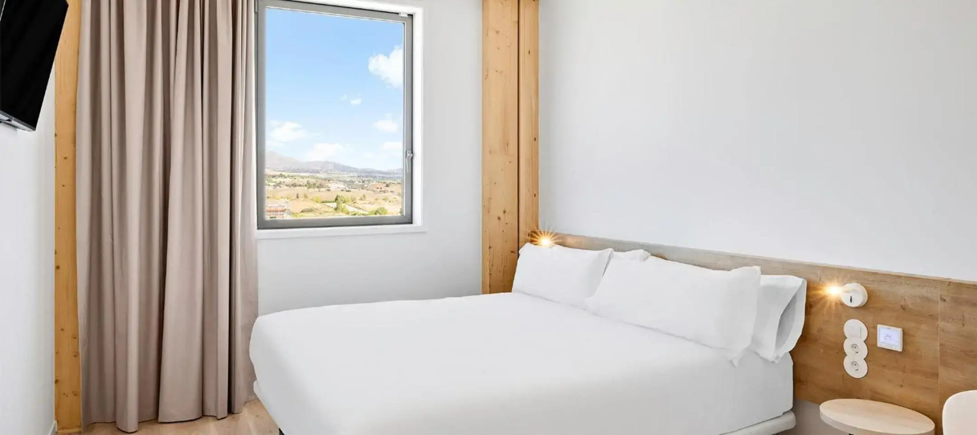 Photo - B&B HOTEL Madrid Tres Cantos