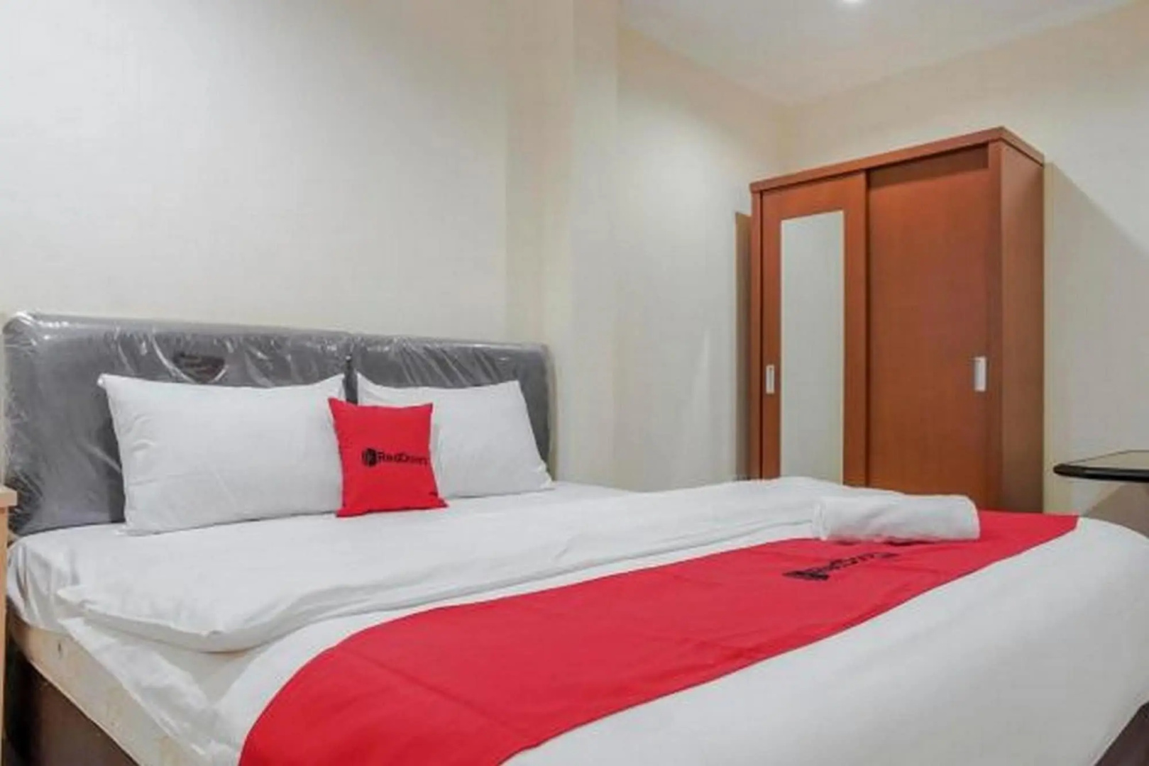 Photo - RedDoorz @ Jalan Biak Roxy Jakarta
