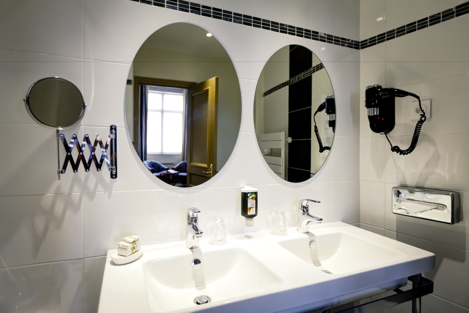 Photo - Le Phénix Hôtel