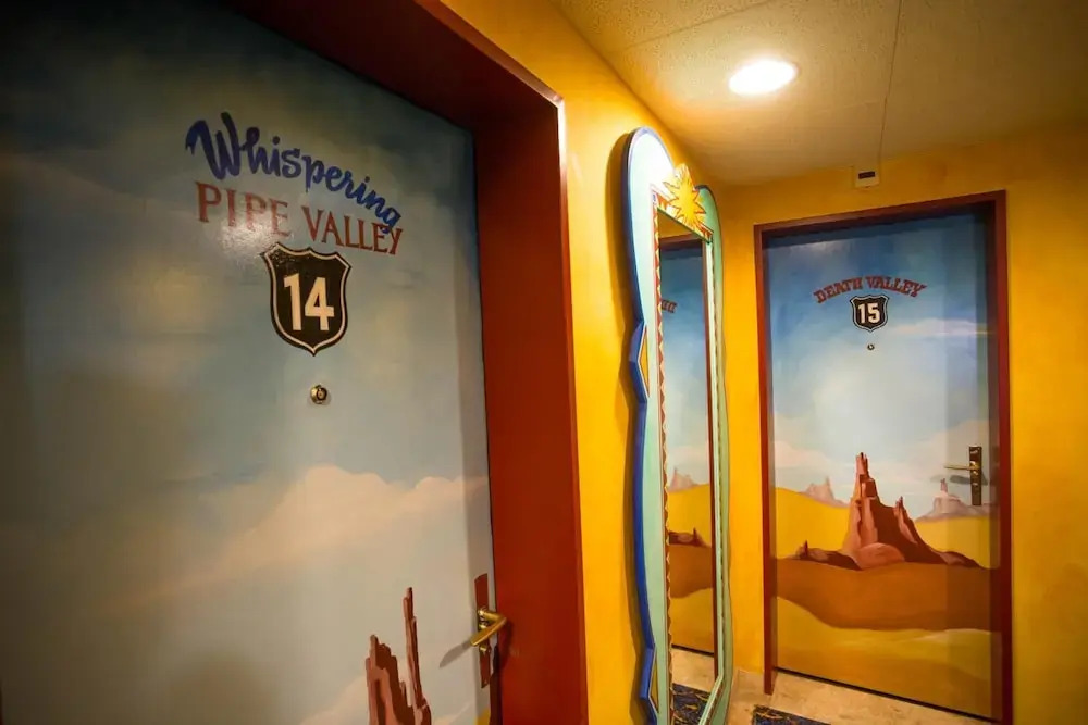 Photo - Hotel California