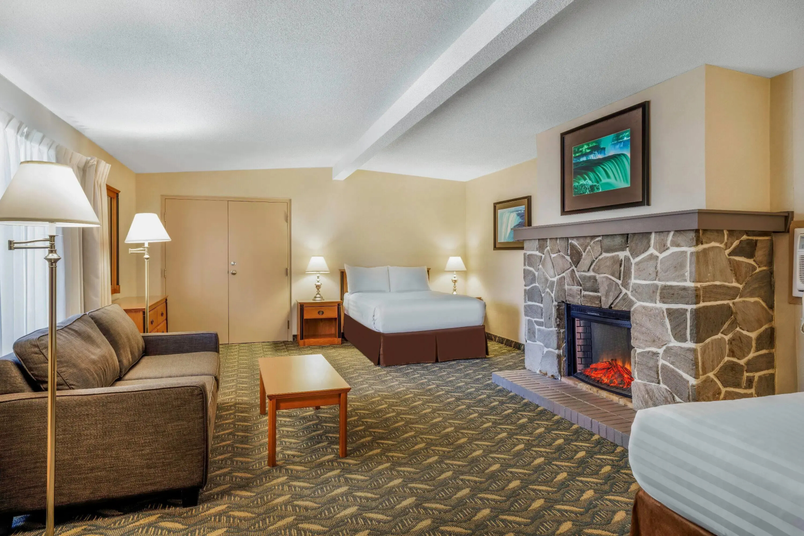 Foto - Travelodge by Wyndham Niagara Falls At the Falls