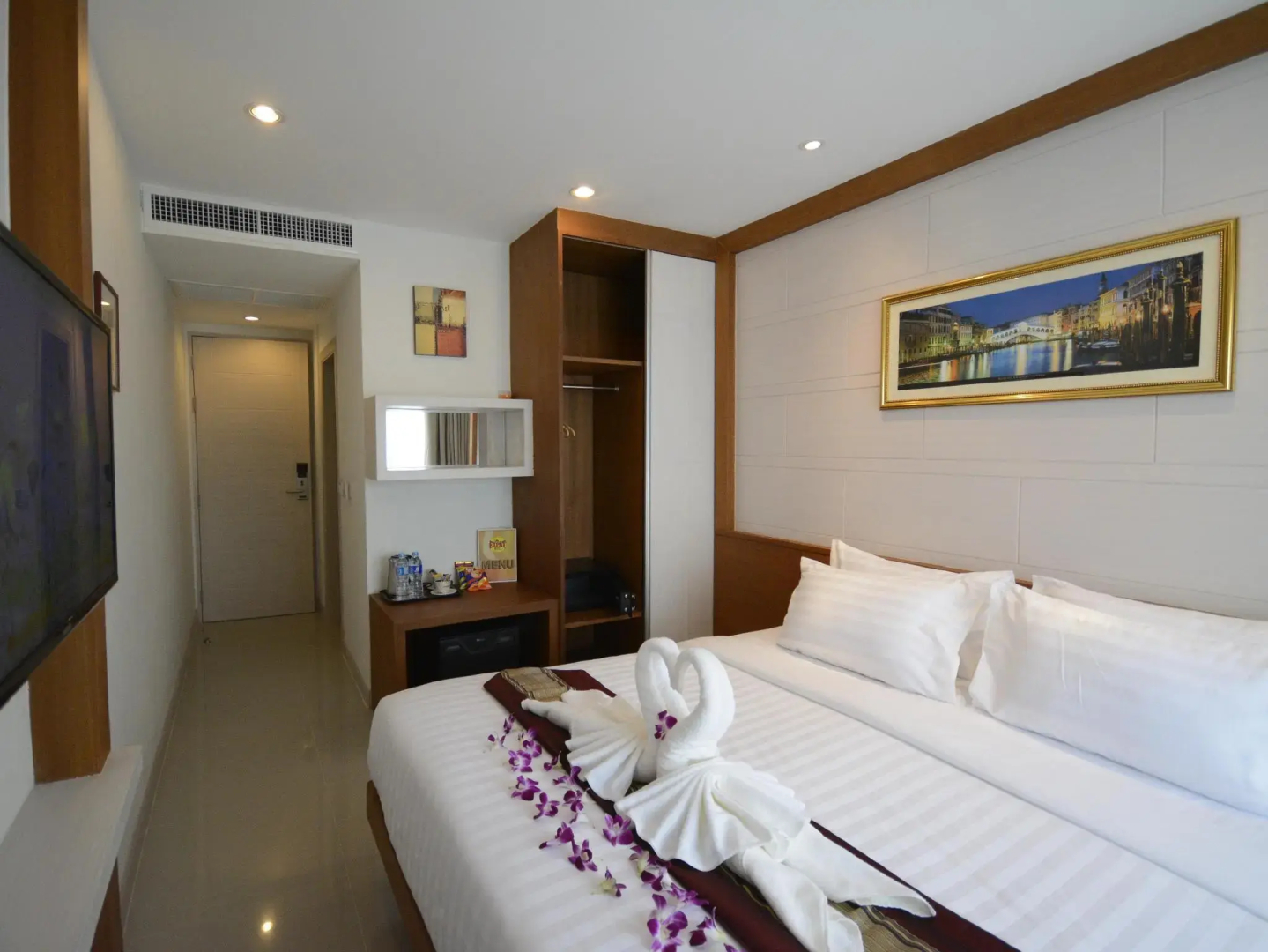 Photo - The Patong Center Hotel