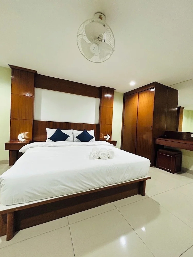 Photo - Royal Star Suites pattaya