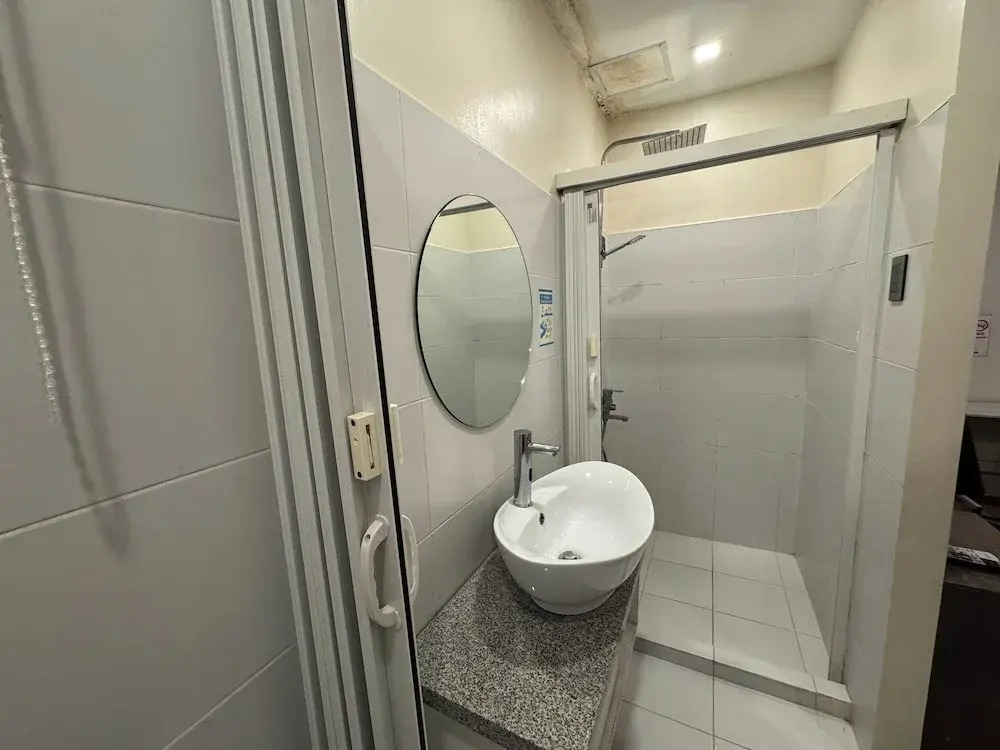 Photo - The Circuit Manor Hotel near Ayala Malls Circuit