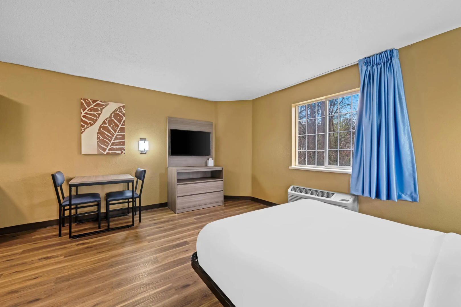 Foto - Suburban Studios Charlotte – Executive Park