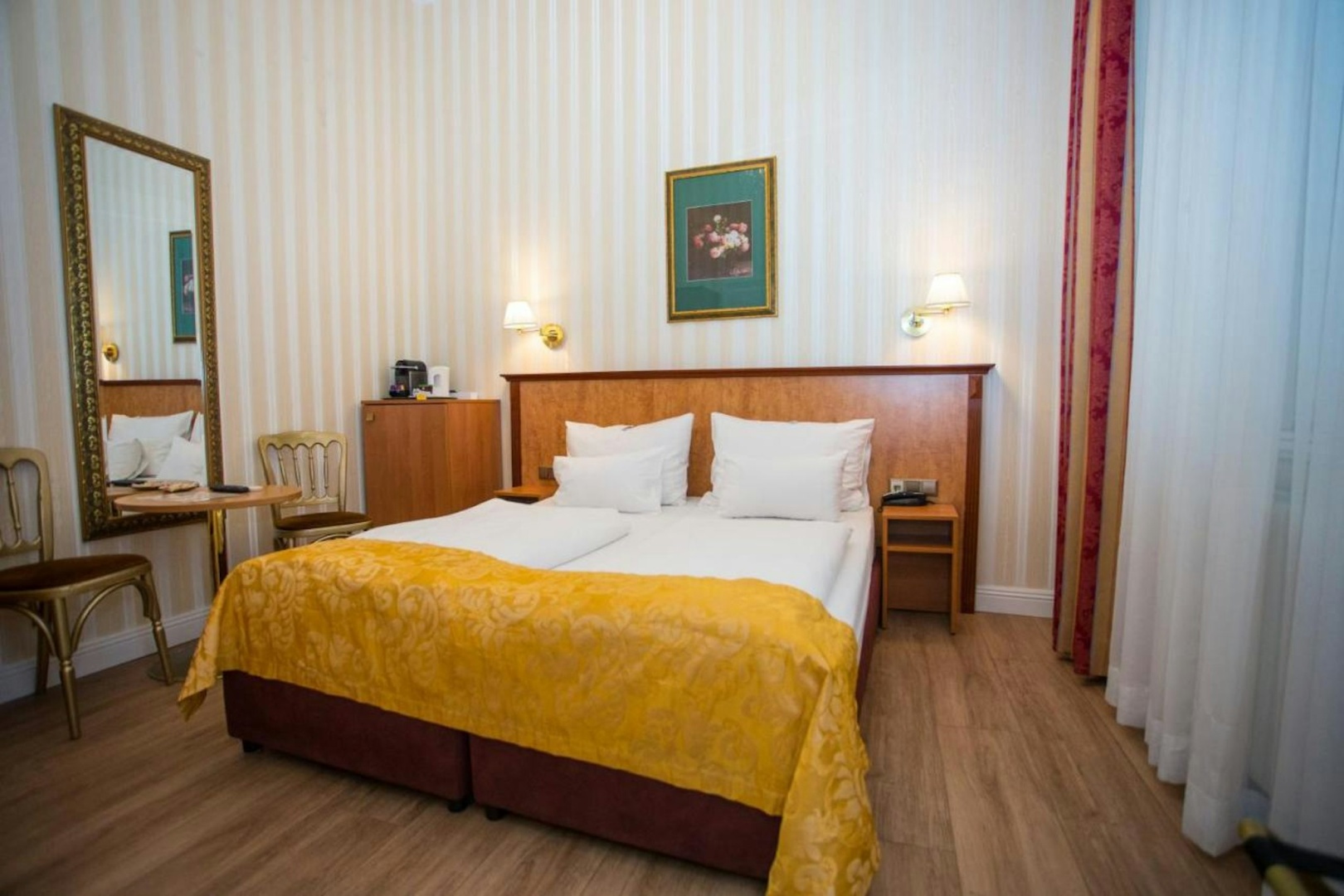 Foto - Opera Suites - Self Check-in