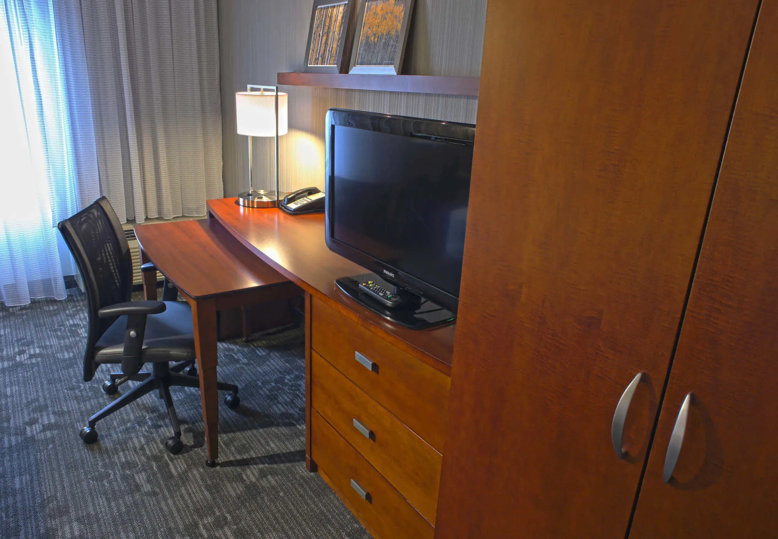 Photo - Courtyard by Marriott Hamilton
