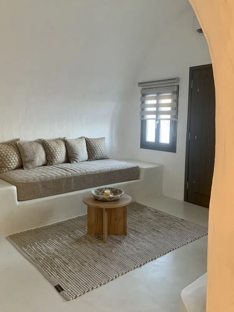 Photo - White Curves Santorini