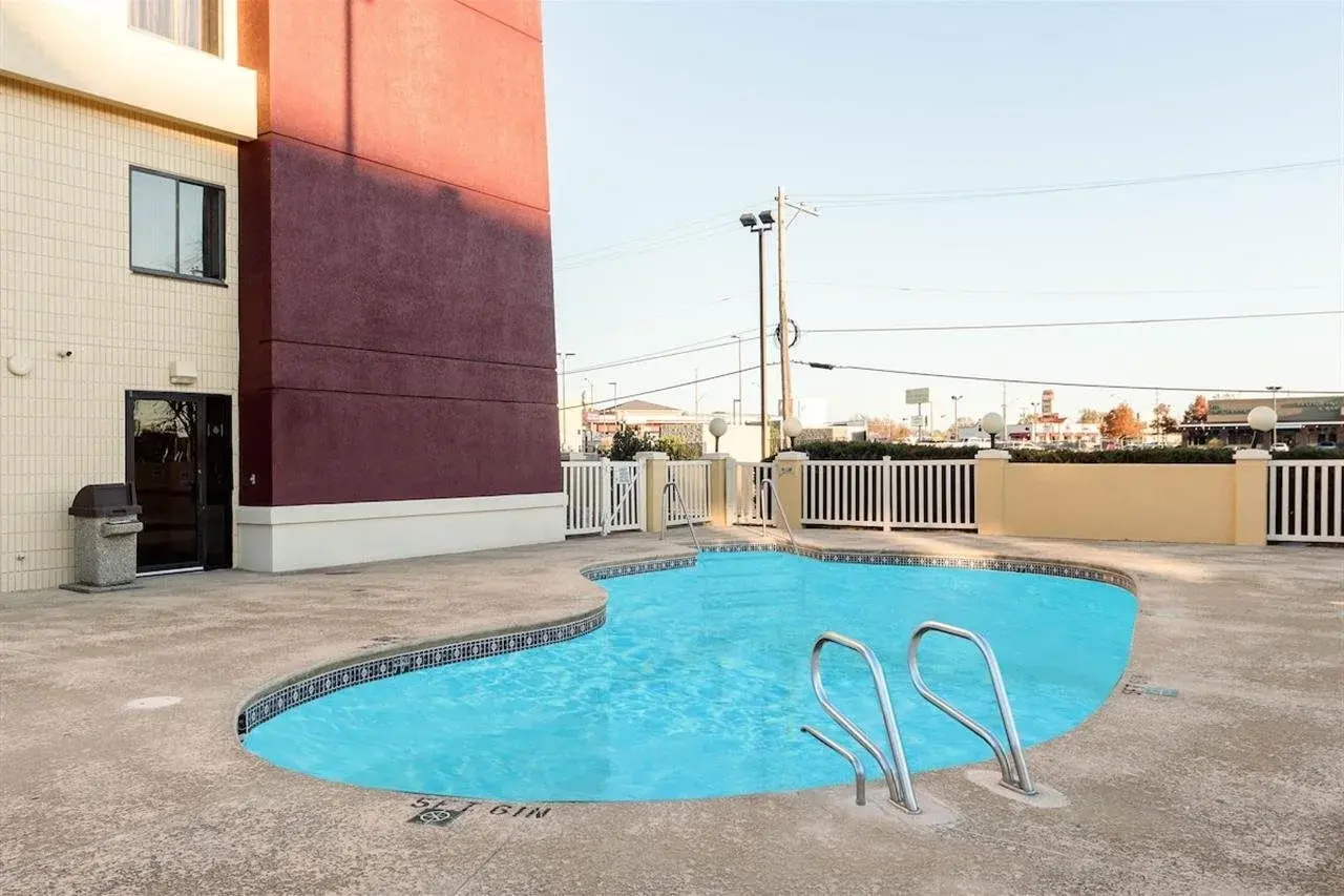 Photo - Comfort Inn Tulsa Midtown