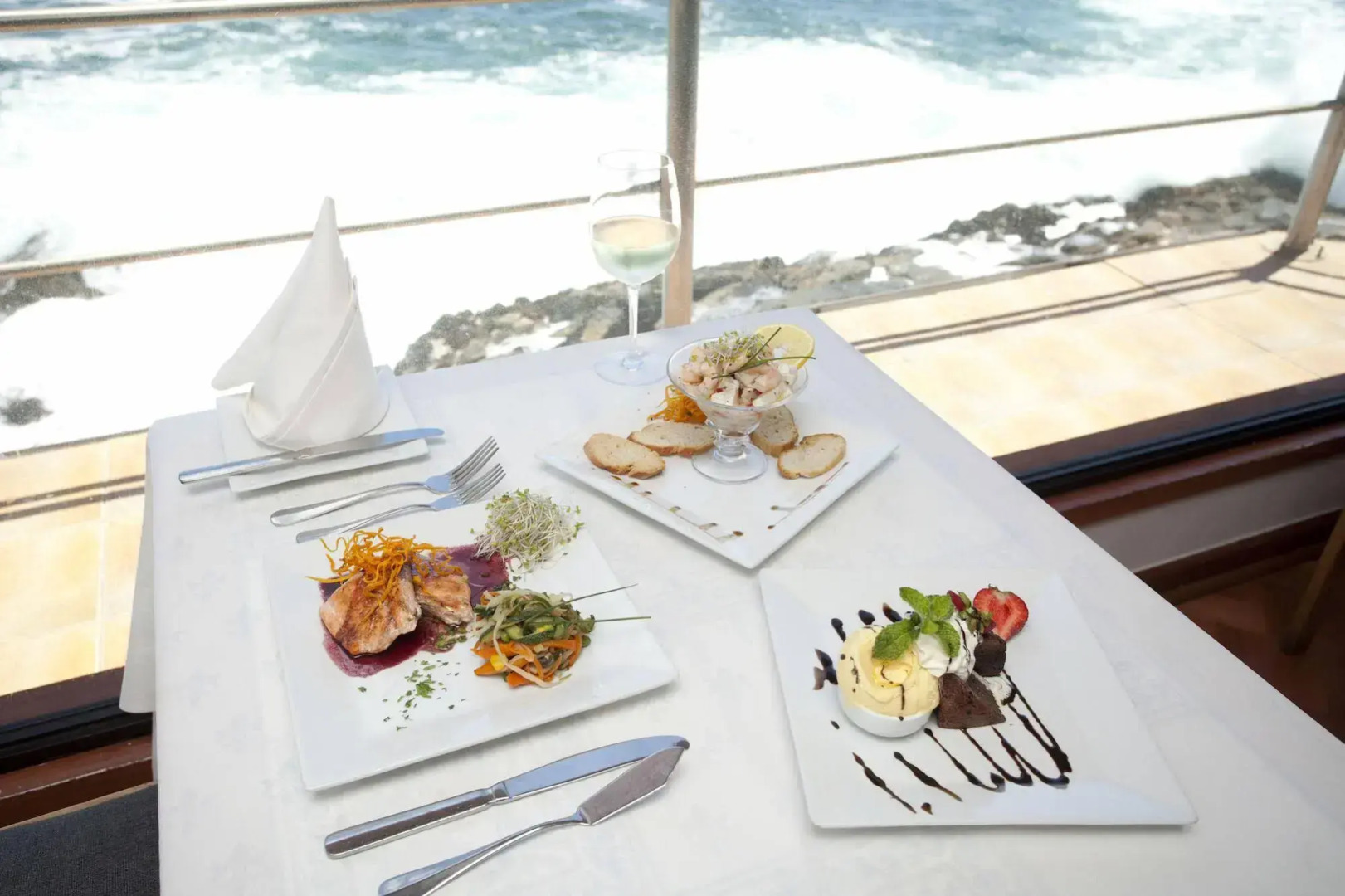 Photo - Hotel Oceanic