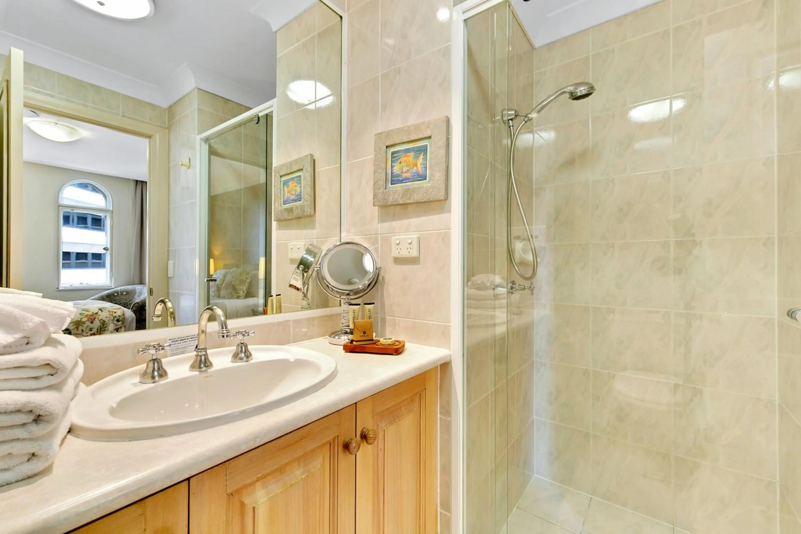 Photo - The Manor Apartment Hotel