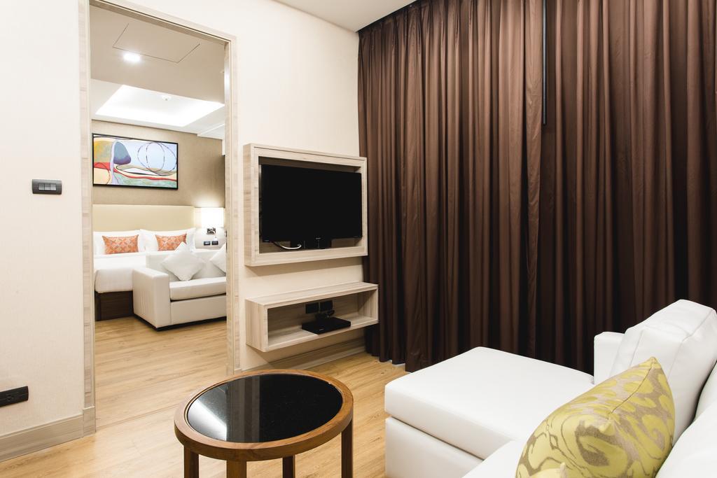 Photo - Adelphi Forty-Nine