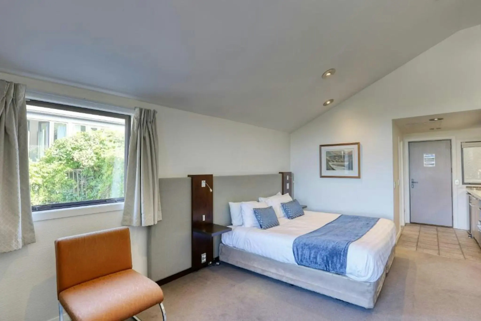 Photo - Garden Court Suites And Apartments