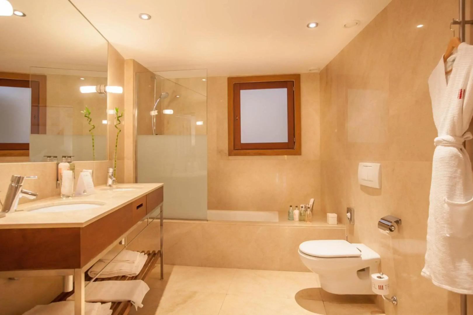 Foto - Petit Palace Hotel Tres