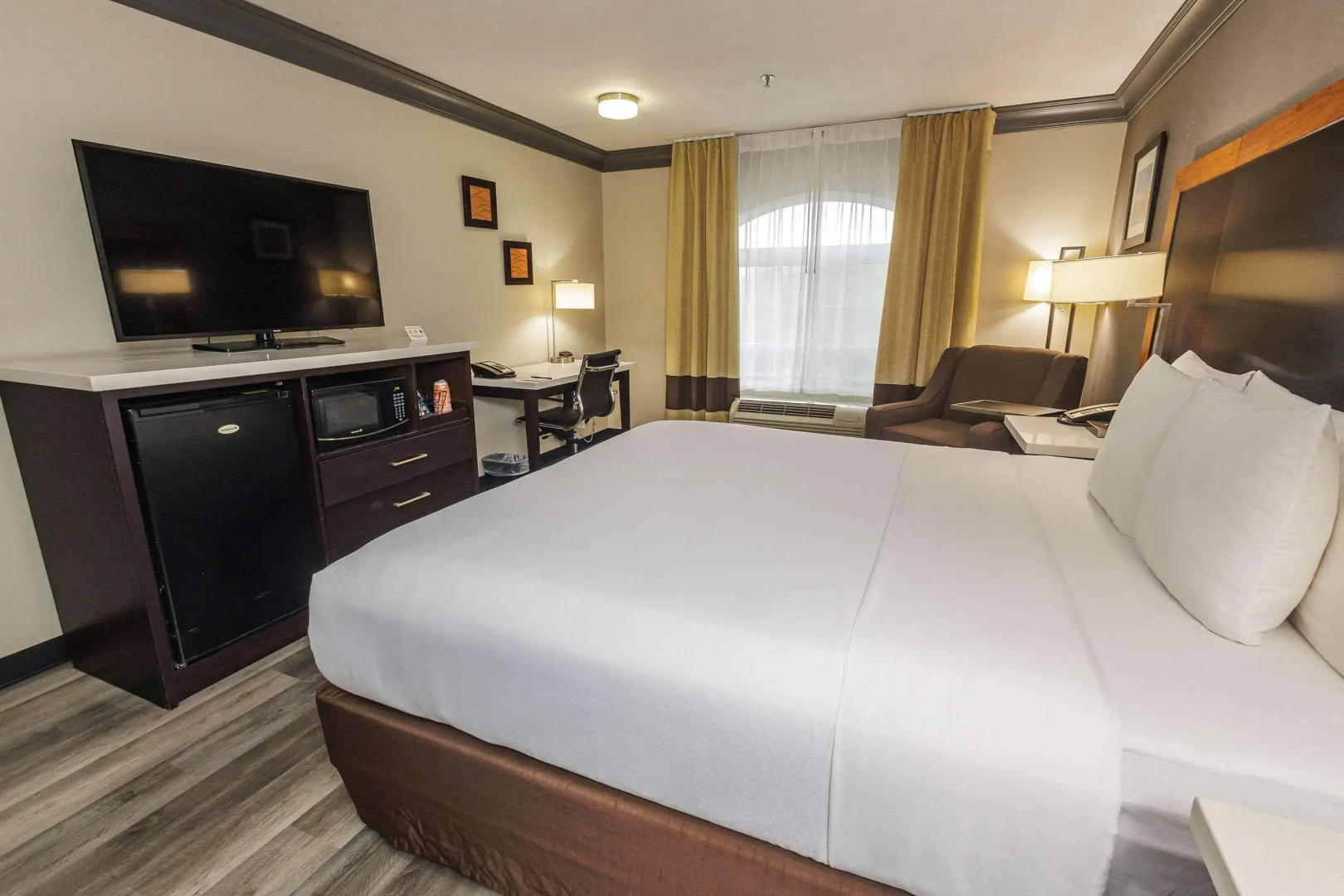 Foto - Comfort Inn & Suites Near Universal - N Hollywood - Burbank