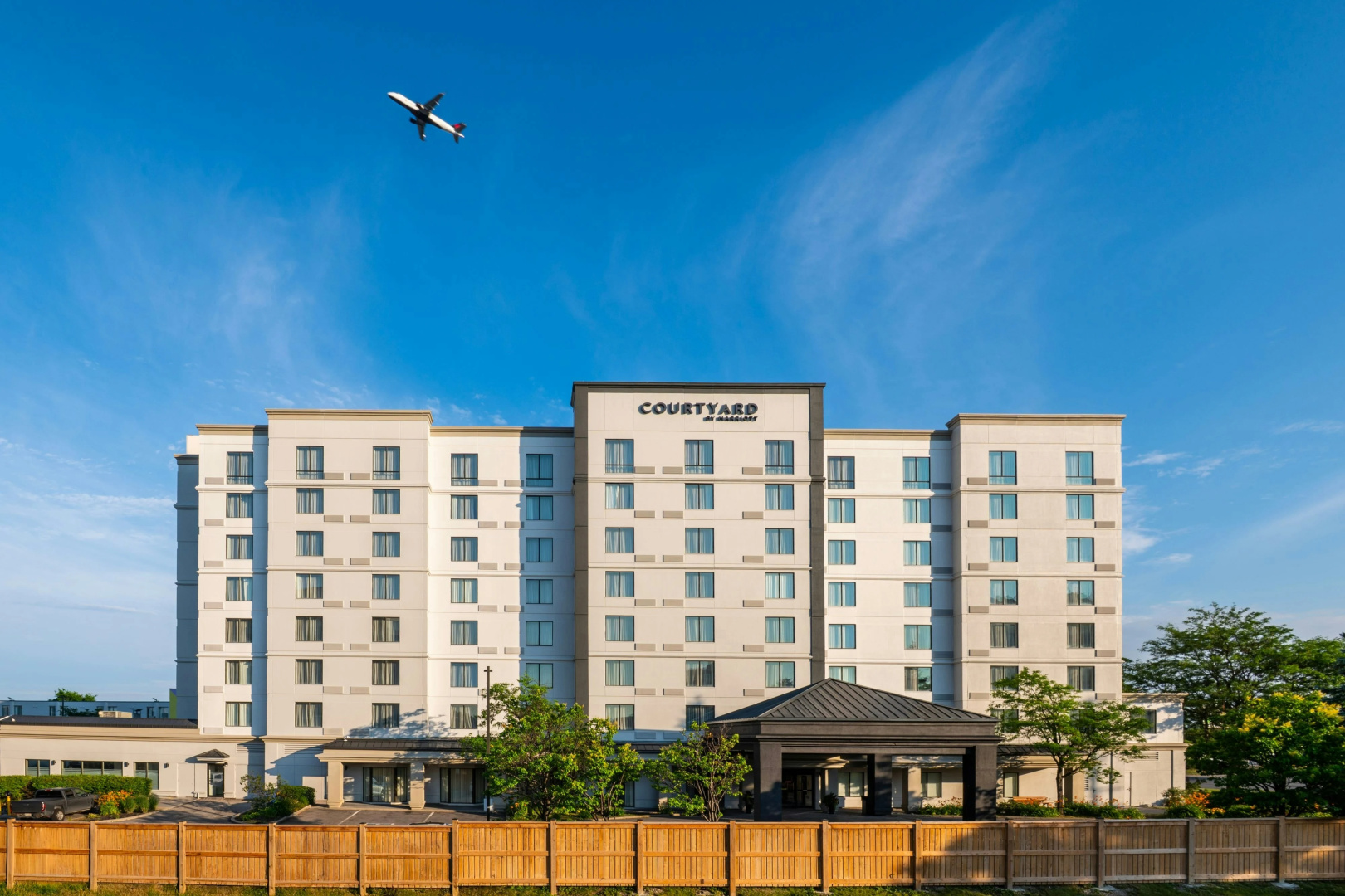 Photo - Courtyard by Marriott Toronto Airport