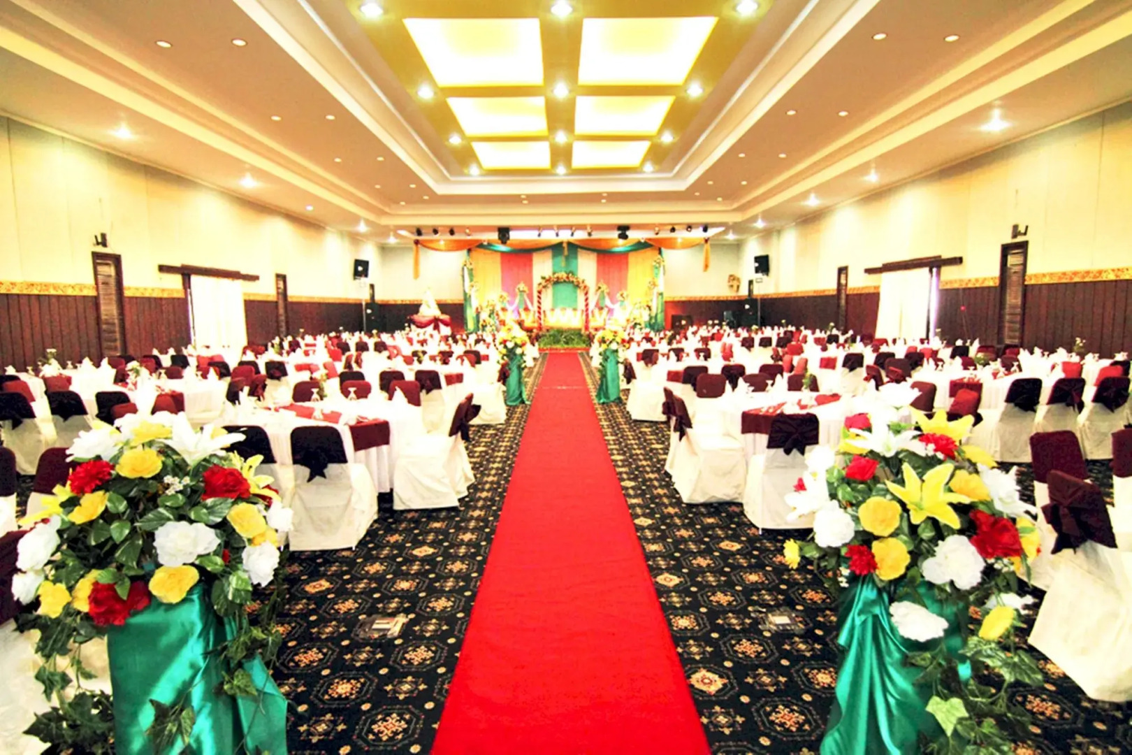 Foto - Nirmala Hotel & Convention Centre