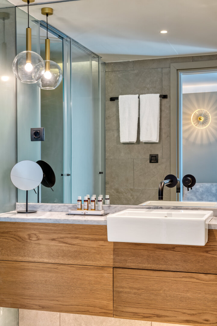 Photo - Bob W Athens Eolou