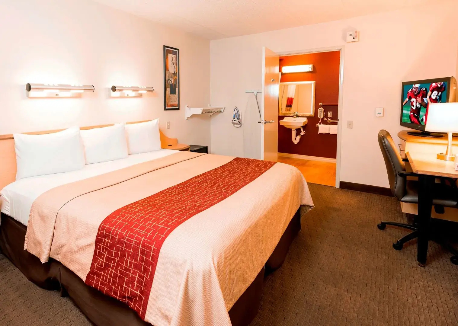 Photo - Red Roof Inn Utica